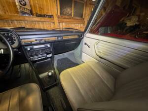 Bild 6/29 von BMW 2500 (1977)