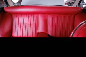 Image 27/36 of Ferrari 330 GT 2+2 (1964)