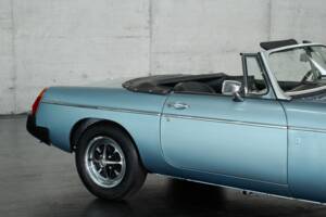 Image 19/50 of MG MGB (1976)