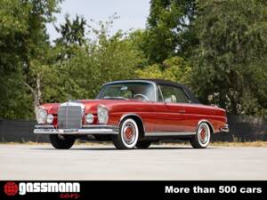 Image 4/15 of Mercedes-Benz 250 SE (1966)