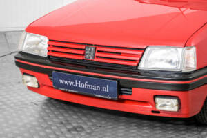 Image 18/50 de Peugeot 205 GTi 1.6 (1986)