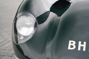 Image 27/50 of Lister Knobbly (1959)