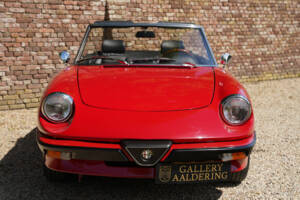 Image 36/50 of Alfa Romeo 2.0 Spider (1990)