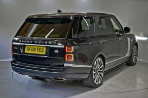 Bild 16/50 von Land Rover Range Rover Autobiography SDV8 (2018)