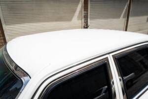 Image 24/50 of Mercedes-Benz 500 SEL (1984)