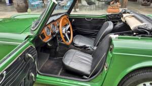 Image 21/66 of Triumph TR 4A IRS (1966)
