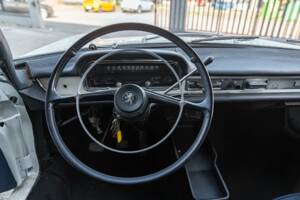 Image 17/29 de Peugeot 404 Coupé (1966)