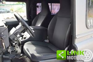Image 8/10 of Land Rover Defender 90 (1997)