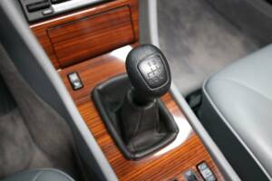 Afbeelding 23/50 van Mercedes-Benz 230 CE (1988)