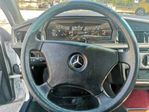 Image 6/34 of Mercedes-Benz 190 E 1.8 (1991)
