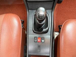 Afbeelding 29/40 van Mercedes-Benz 230 E (1983)