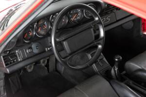 Immagine 23/34 di Porsche 911 Carrera RS (1992)