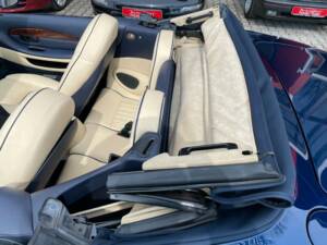 Immagine 13/20 di Aston Martin DB 7 Volante (1998)