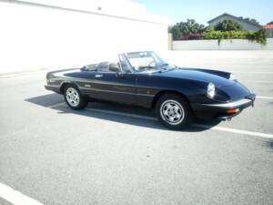 Bild 3/8 von Alfa Romeo 1.6 Spider (1989)