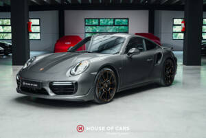 Image 2/25 of Porsche 911 Turbo S Exclusive (2018)