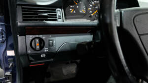 Immagine 12/20 di Mercedes-Benz E 220 (1996)