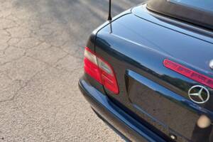 Image 20/24 of Mercedes-Benz CLK 430 (2000)