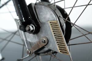 Image 12/31 of BM DUMMY (1963)