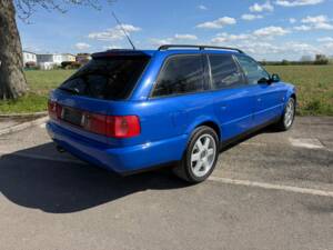 Image 8/29 of Audi S6 Plus Avant (1996)
