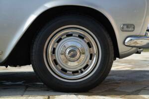 Image 26/50 of Bentley T 1 (1975)