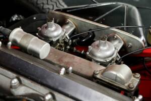 Bild 29/44 von Jaguar E-Type (2+2) (1969)
