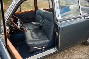 Image 14/50 of Daimler 2.5 Litre V8 (1965)