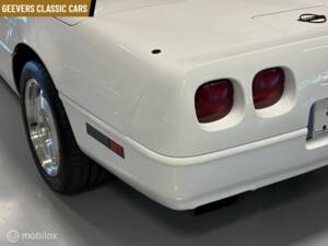 Image 13/30 of Chevrolet Corvette Convertible (1995)