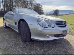 Image 44/89 of Mercedes-Benz SL 500 (2002)