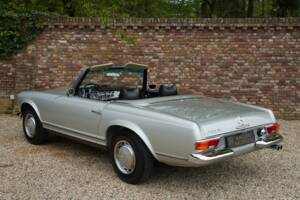 Imagen 2/50 de Mercedes-Benz 280 SL (1969)