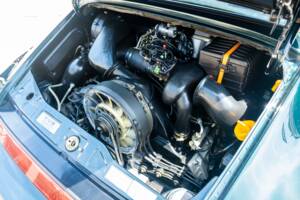 Image 34/35 of Porsche 911 Carrera 2 (1990)