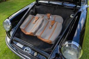 Afbeelding 11/44 van Porsche 911 2.4 S "Ölklappe" (1972)