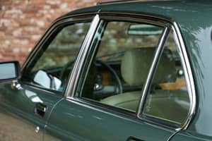 Image 42/50 of Jaguar XJ 6 4.2 (1985)