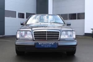 Bild 6/31 von Mercedes-Benz E 200 (1996)