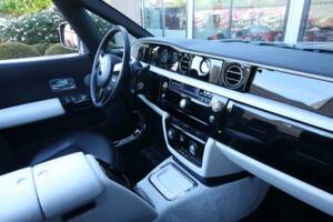 Image 26/50 of Rolls-Royce Phantom DHC (2009)