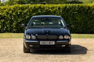 Image 41/43 of Jaguar XJR (2003)
