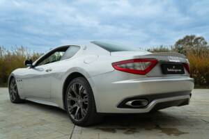 Bild 13/50 von Maserati GranTurismo S (2009)