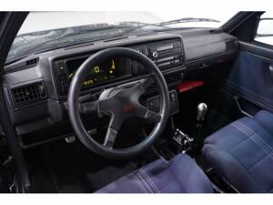 Bild 2/8 von Volkswagen Golf II GTi 16V 1.8 (1989)