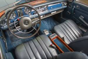 Image 16/20 de Mercedes-Benz 280 SL (1969)