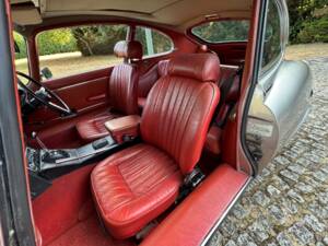 Afbeelding 24/30 van Jaguar E-Type V12 (2+2) (1974)