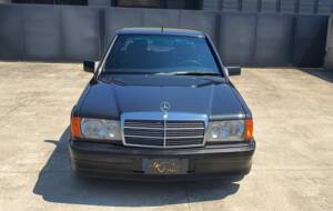 Imagen 2/30 de Mercedes-Benz 190 E 2.5-16 (1989)