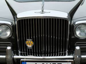 Image 14/48 of Bentley T 1 (1967)