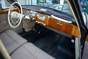 Bild 23/50 von BMW 502 - 3,2 Liter (1958)