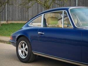Image 2/9 of Porsche 911 2.2 S (1970)