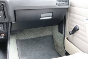 Image 48/50 of BMW 323i (1980)