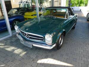 Image 2/15 de Mercedes-Benz 250 SL (1967)