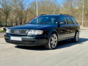 Image 2/34 of Audi S6 Avant (1996)