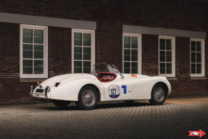 Image 4/24 of Jaguar XK 120 SE OTS (1954)
