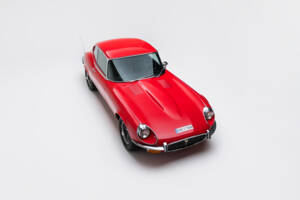 Image 2/5 de Jaguar Type E V12 (2+2) (1973)