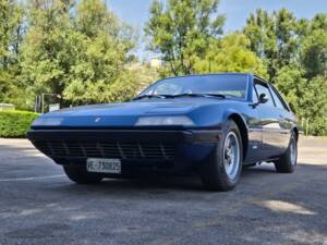 Image 29/77 of Ferrari 365 GT4 2+2 (1975)