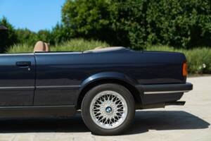 Bild 18/50 von BMW 320i (1989)